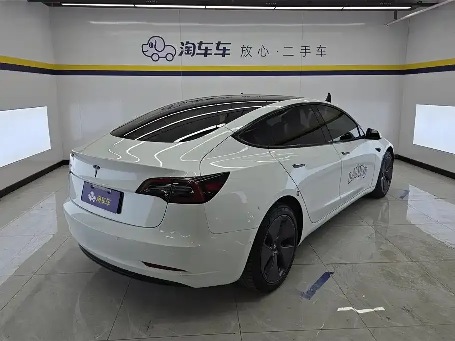 Tesla Model 3 — фото 3