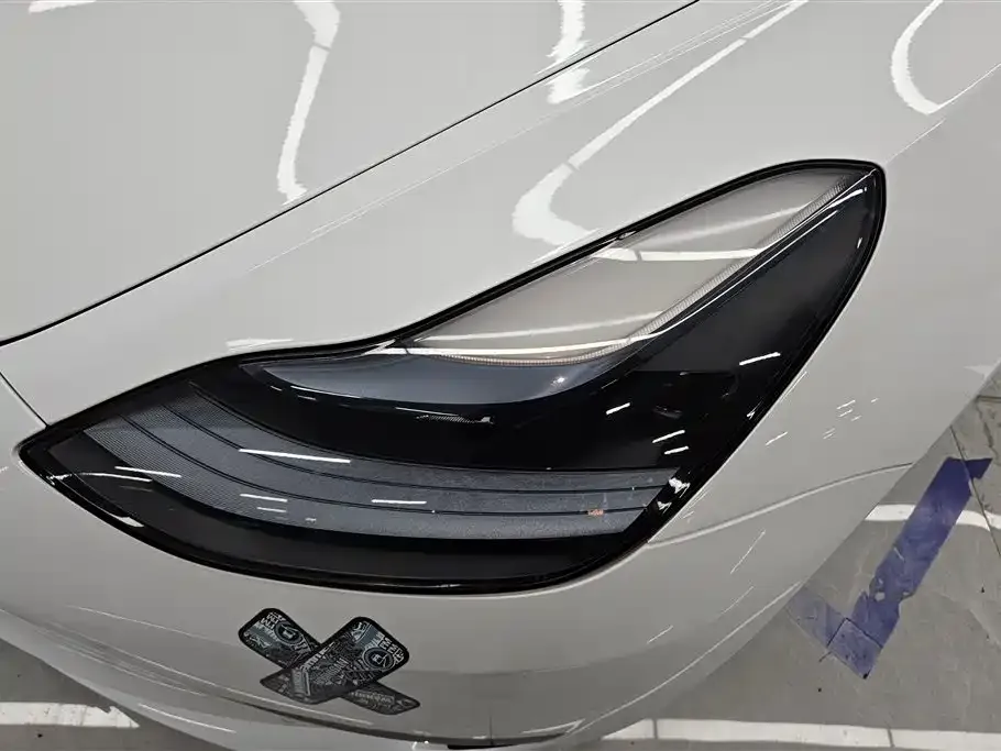 Tesla Model 3 — фото 8