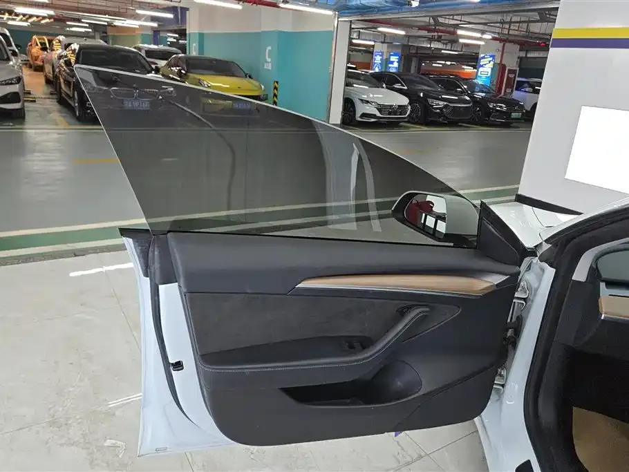 Tesla Model 3 — фото 10