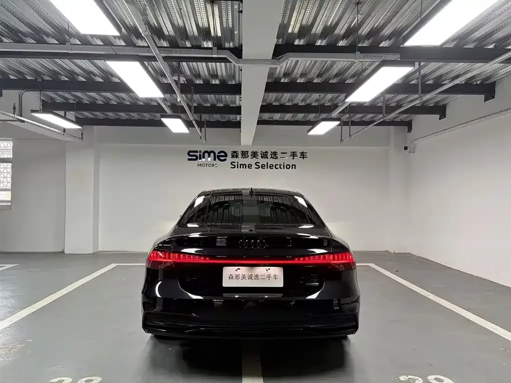 Audi A7L — фото 10