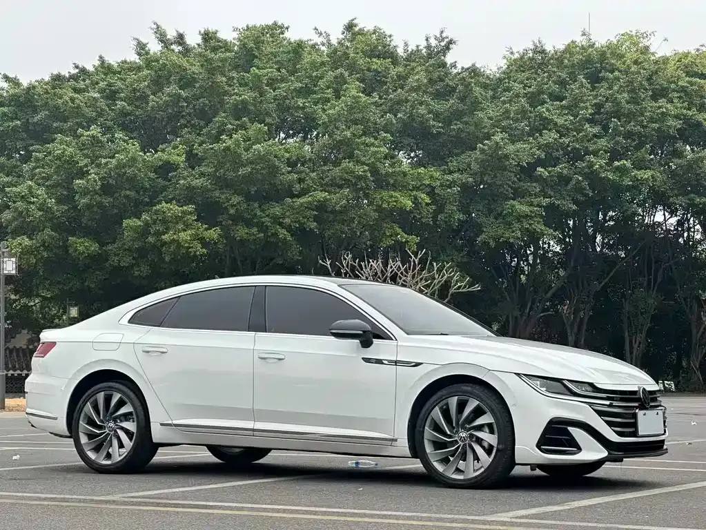Volkswagen CC 2024 из CN, фото 8