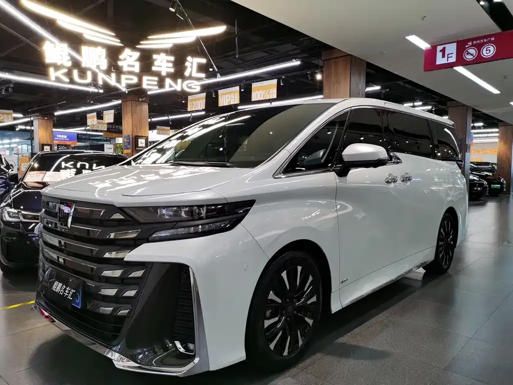 Toyota Vellfire 2025 из CN, фото 1