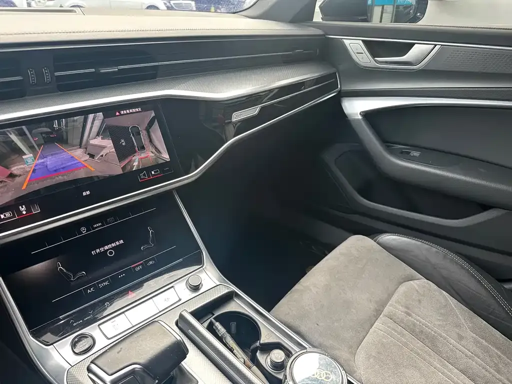 Audi A6L 2024 из CN, фото 4