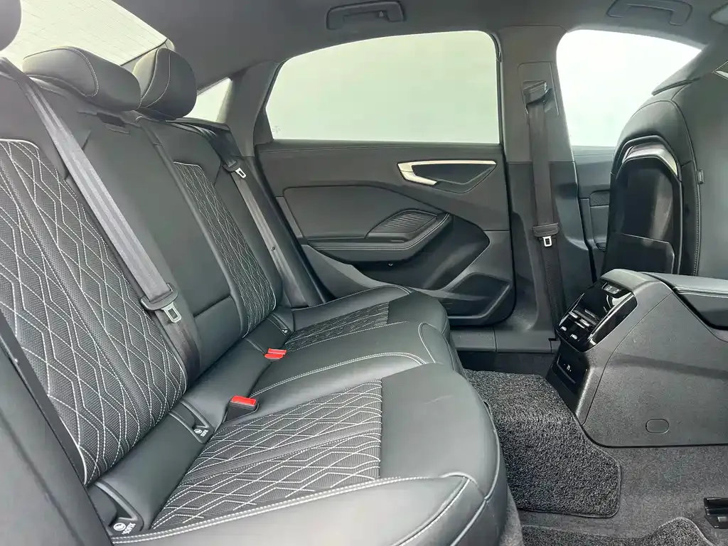 Audi A5L 2025 из CN, фото 5