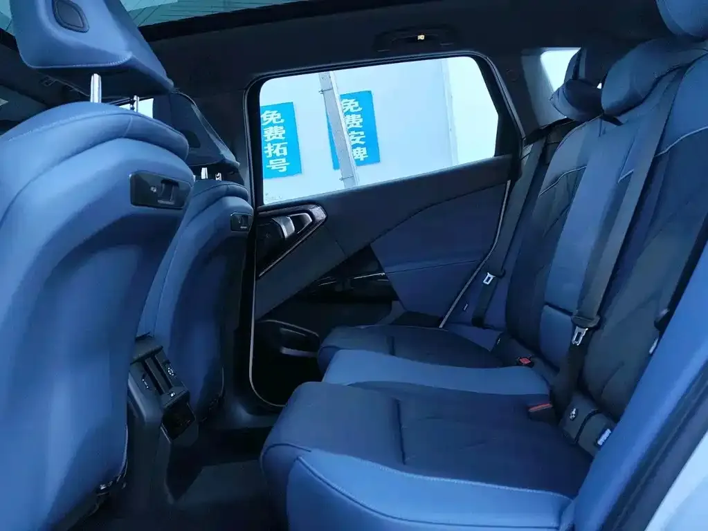 BMW X3 2025 из CN, фото 2