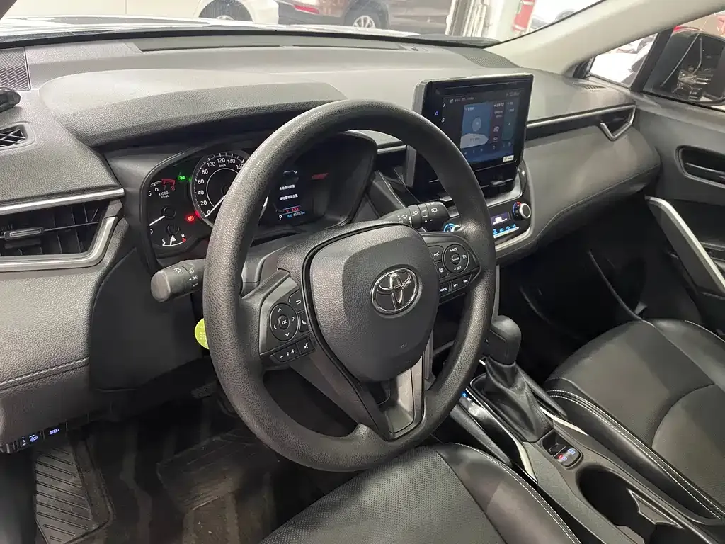 Toyota Corolla Cross 2022 из CN, фото 8