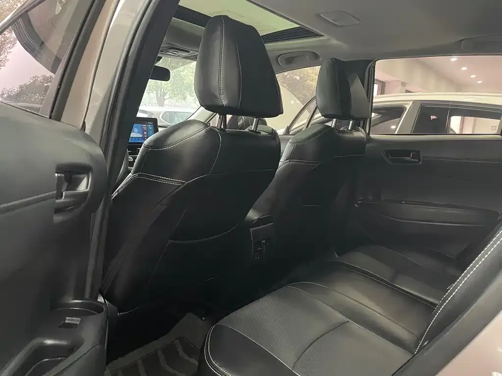 Toyota Corolla Cross 2022 из CN, фото 2