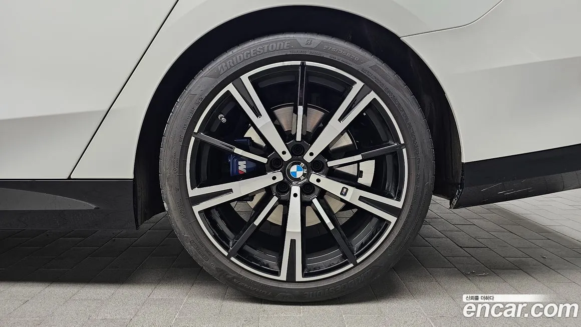 BMW 5-Series 2025 из KR, фото 10