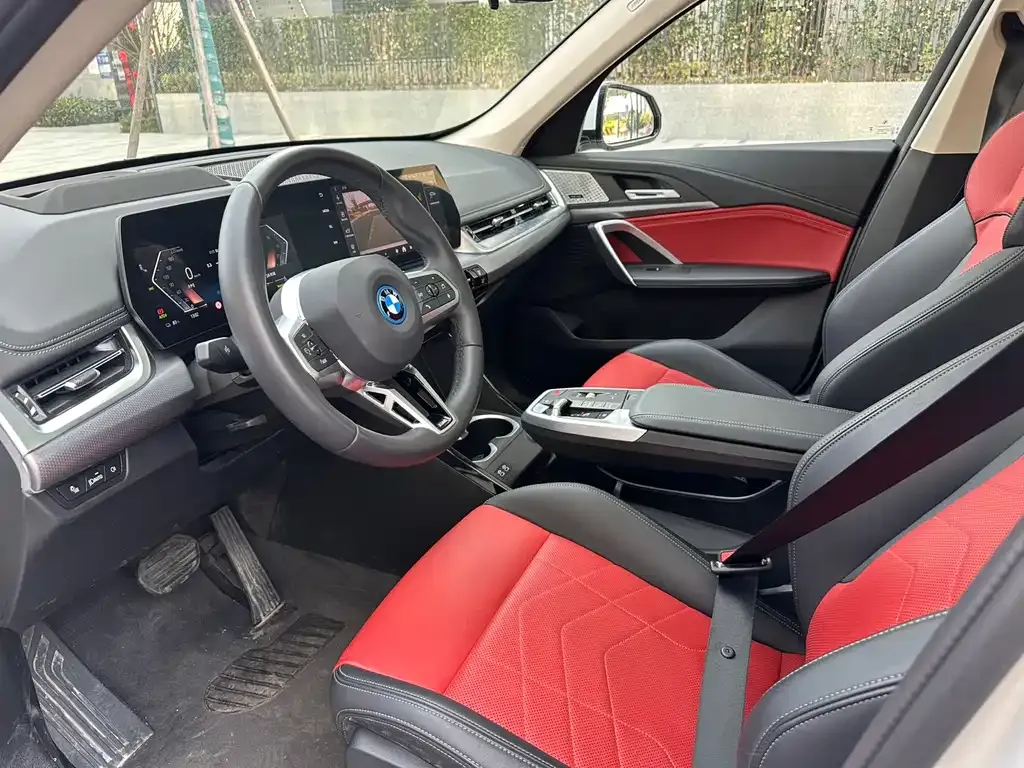 BMW iX1 2025 из CN, фото 5
