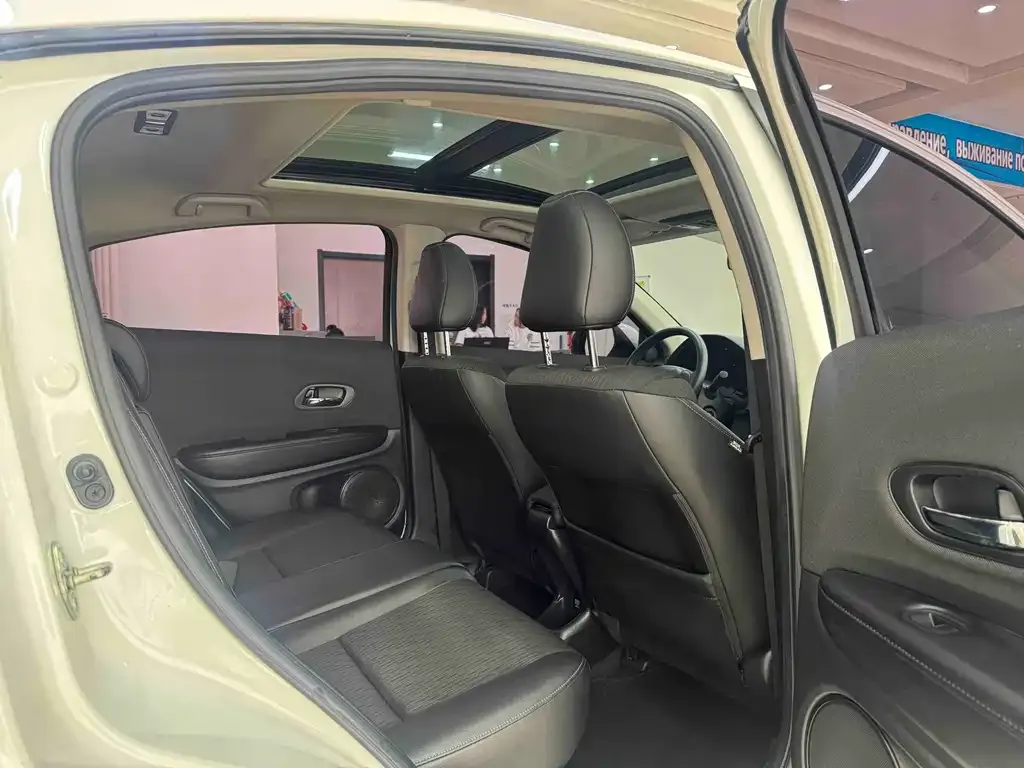 Honda Vezel 2021 из CN, фото 3