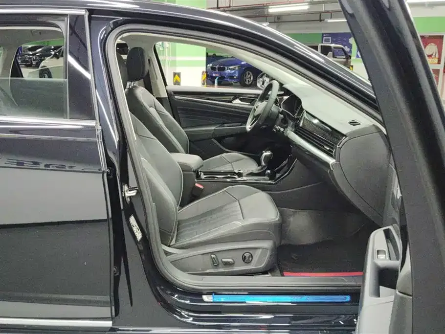 Volkswagen Passat — фото 8