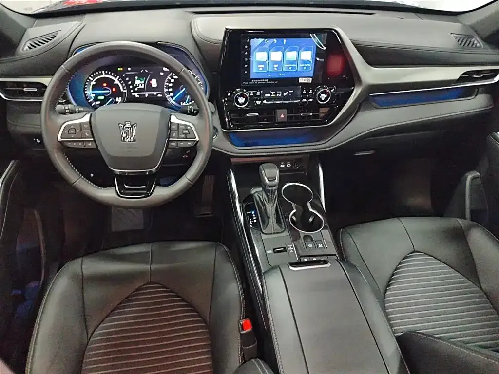 Toyota Crown Kluger 2025 из CN, фото 9