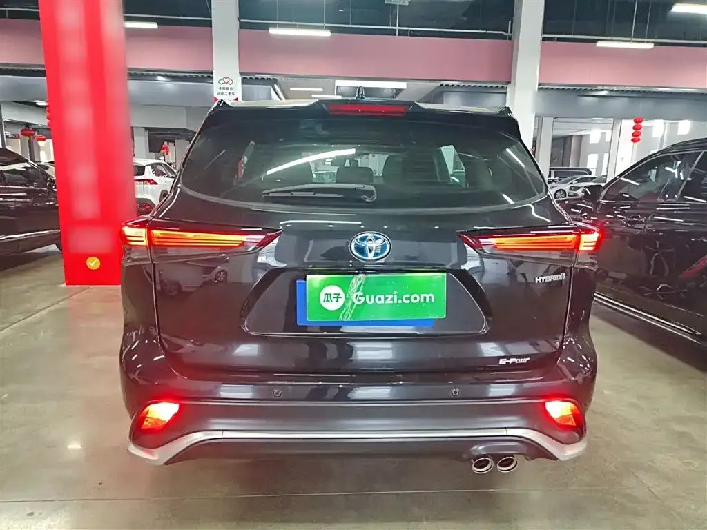 Toyota Crown Kluger 2025 из CN, фото 6
