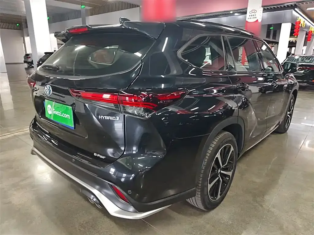 Toyota Crown Kluger 2025 из CN, фото 7
