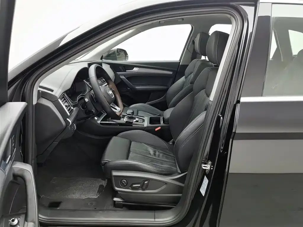 Audi Q5L 2022 из CN, фото 3