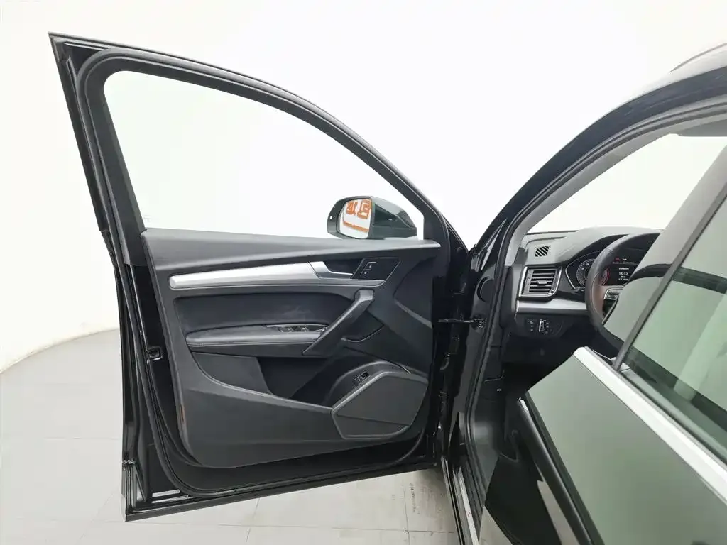 Audi Q5L 2022 из CN, фото 4