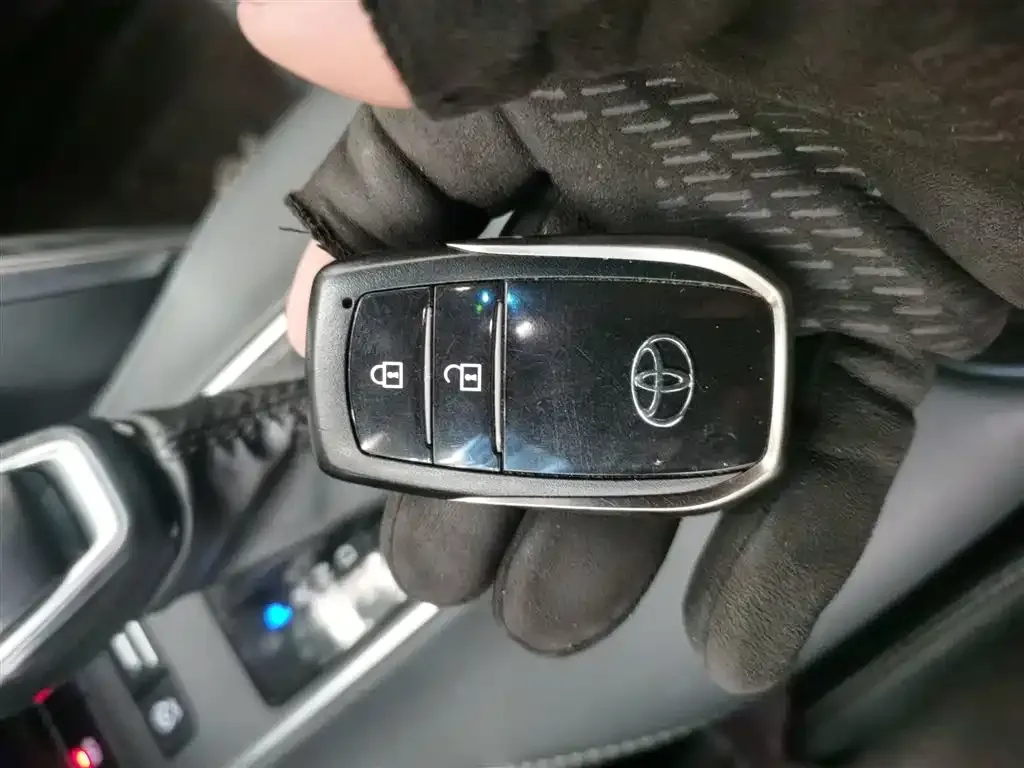 Toyota Venza 2025 из CN, фото 4