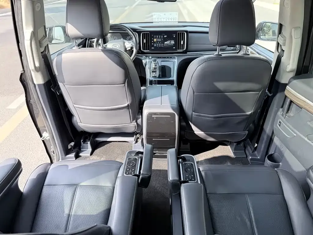 GAC Motor Trumpchi M8 — фото 10