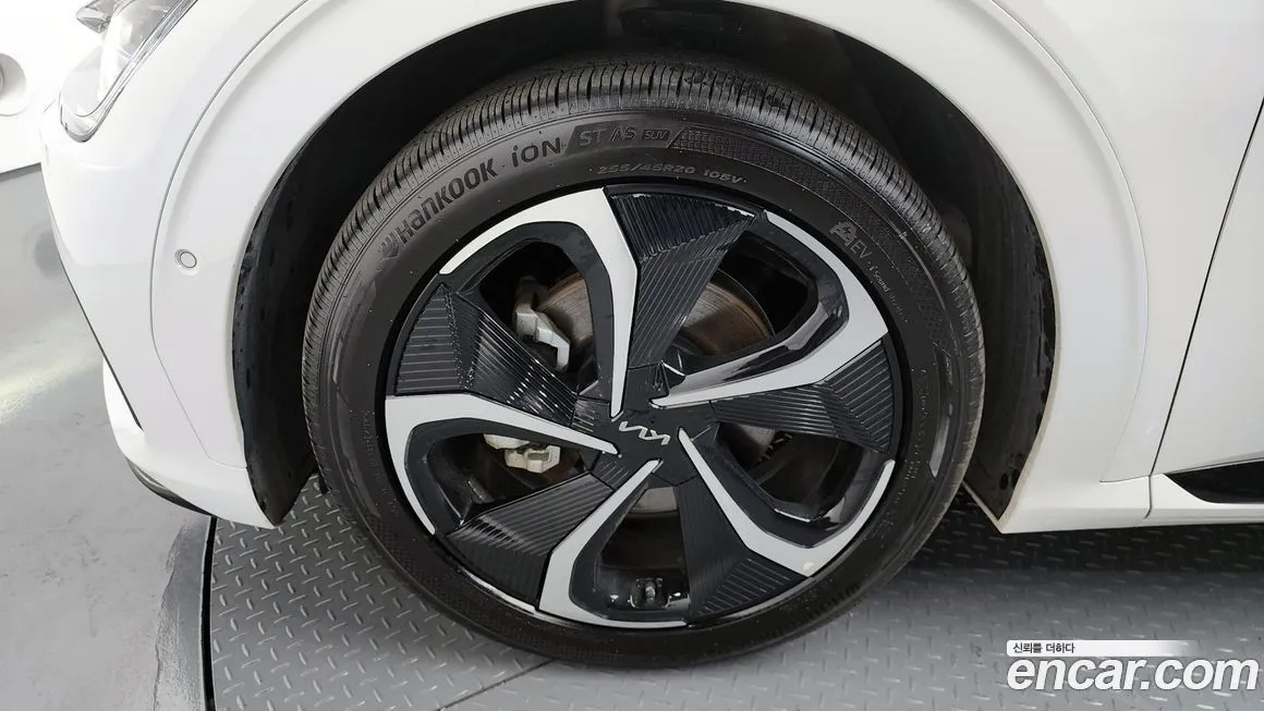 Kia EV6 2023 из KR, фото 2