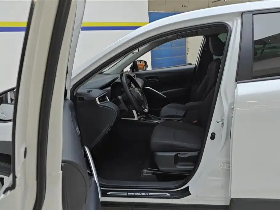 Toyota Corolla Cross 2022 из CN, фото 9