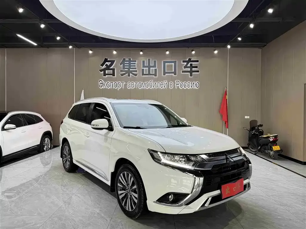 Mitsubishi Outlander 2021 из CN, фото 3
