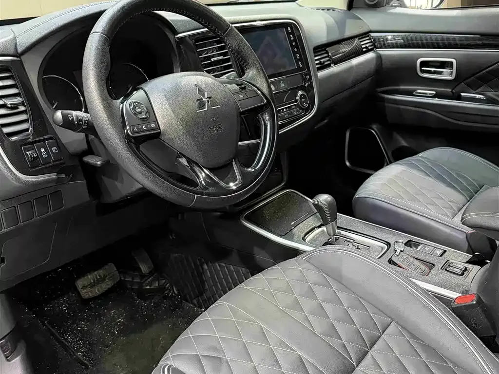 Mitsubishi Outlander 2021 из CN, фото 10
