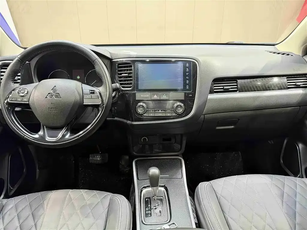 Mitsubishi Outlander 2021 из CN, фото 5