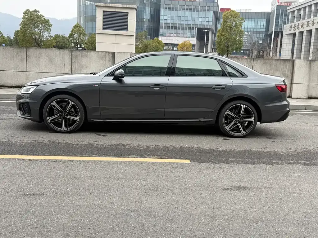 Audi A4L 2024 из CN, фото 10