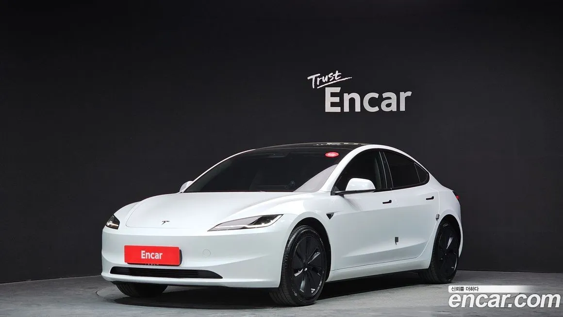 Tesla Model 3 — фото 1