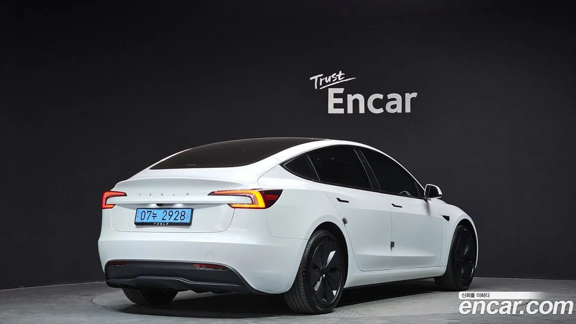 Tesla Model 3 — фото 5