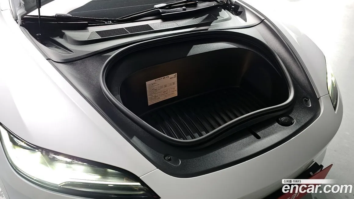 Tesla Model 3 — фото 10