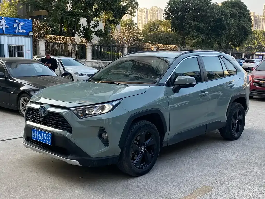 Toyota RAV4 2021 из CN, фото 1