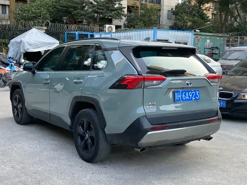 Toyota RAV4 2021 из CN, фото 9