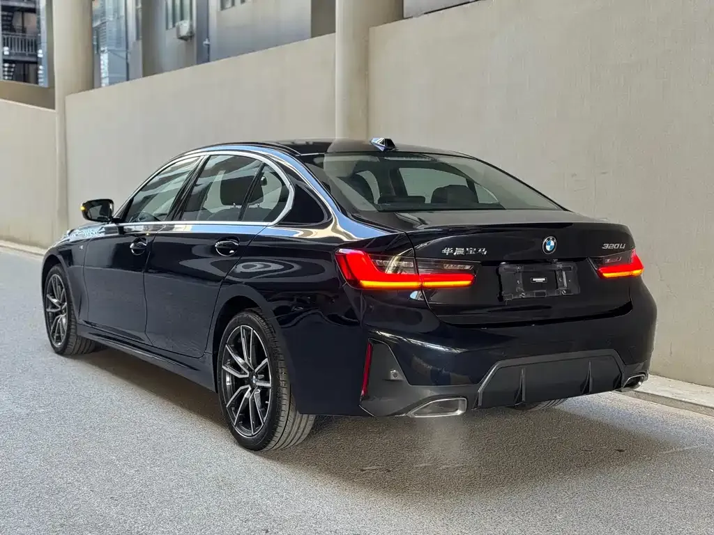 BMW 3 Series 2023 из CN, фото 10