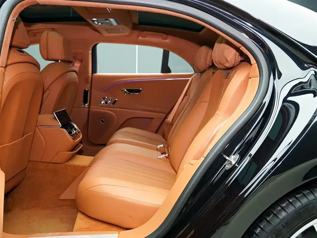 Bentley Flying Spur PHEV 2024 из CN, фото 7