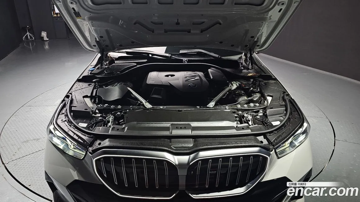 BMW 5-Series 2025 из KR, фото 3