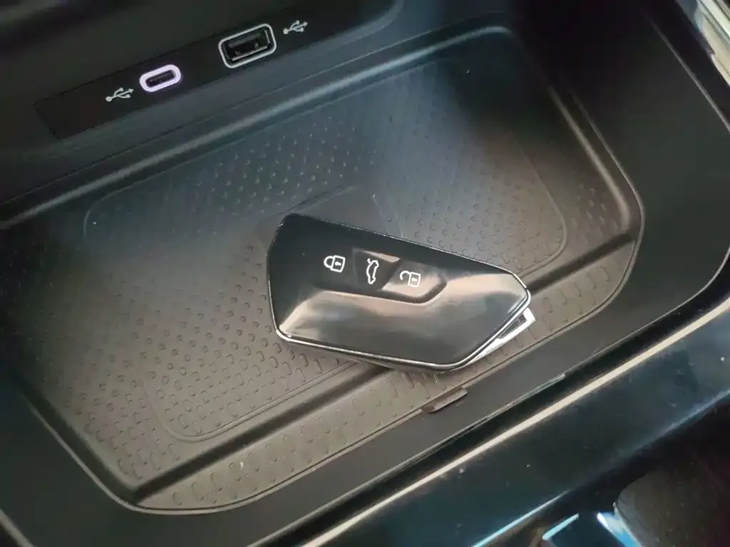Volkswagen Lamando 2024 из CN, фото 2