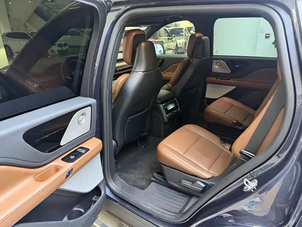 Lincoln Aviator 2021 из CN, фото 8