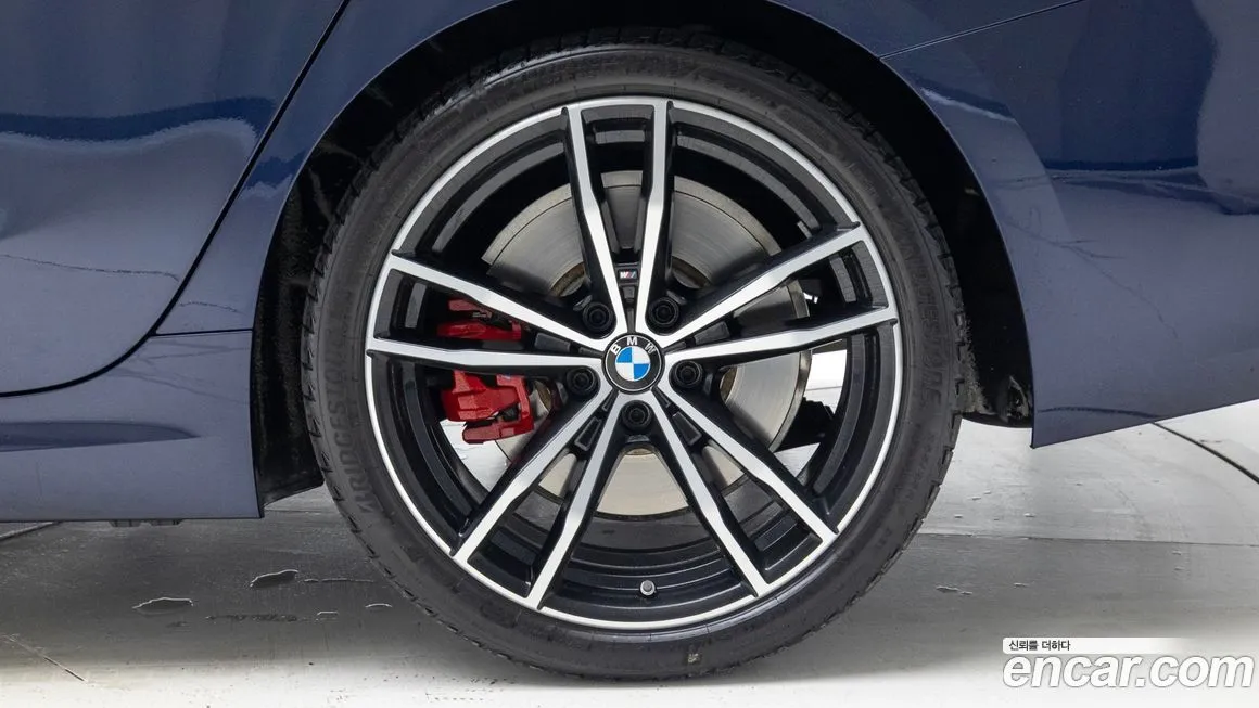 BMW 3-Series 2023 из KR, фото 4
