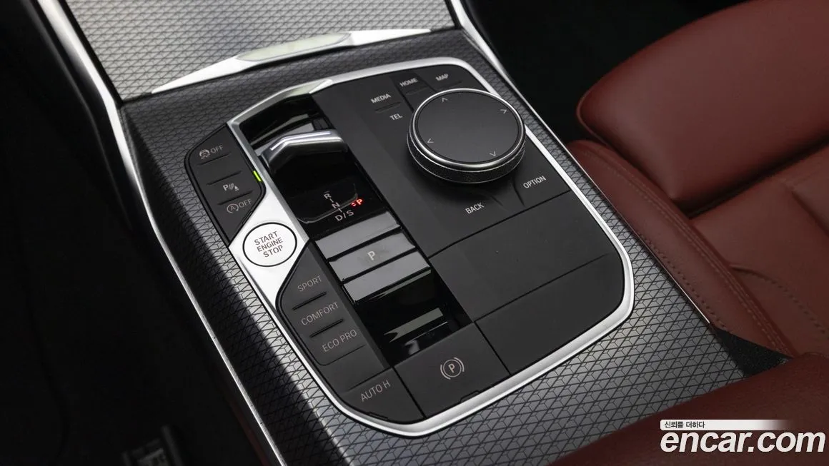 BMW 3-Series 2023 из KR, фото 8