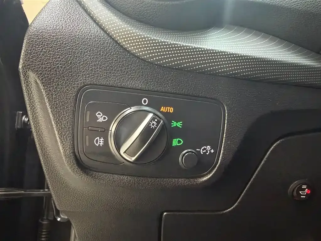 Audi Q2L 2022 из CN, фото 6