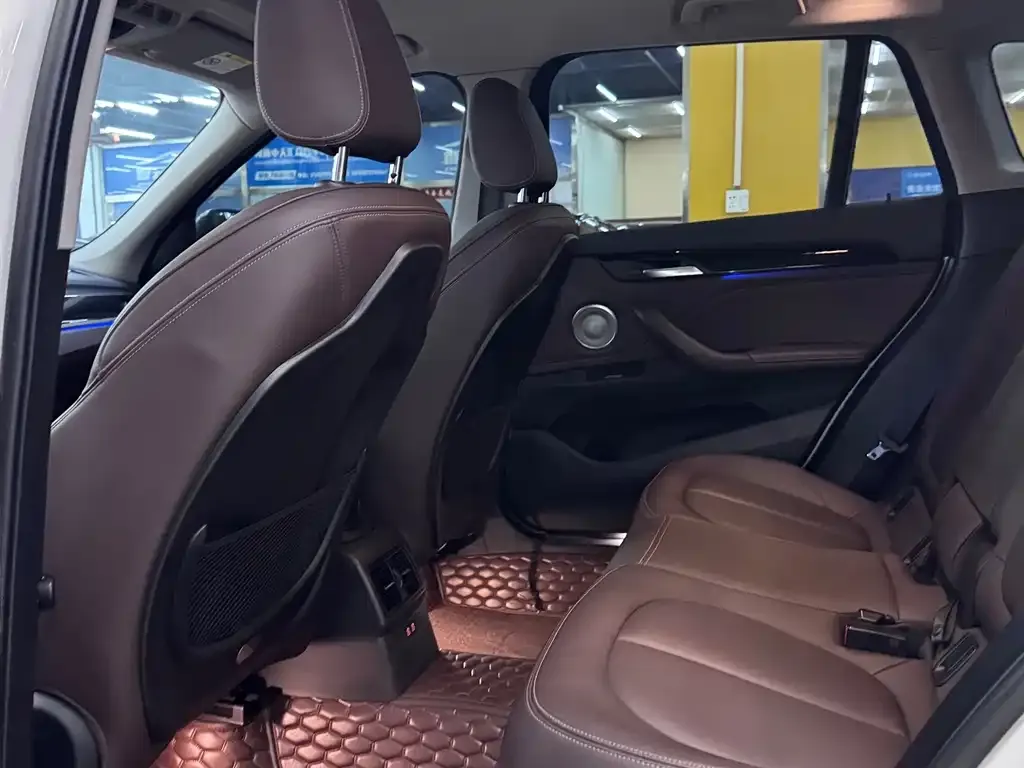 BMW X1 2021 из CN, фото 8