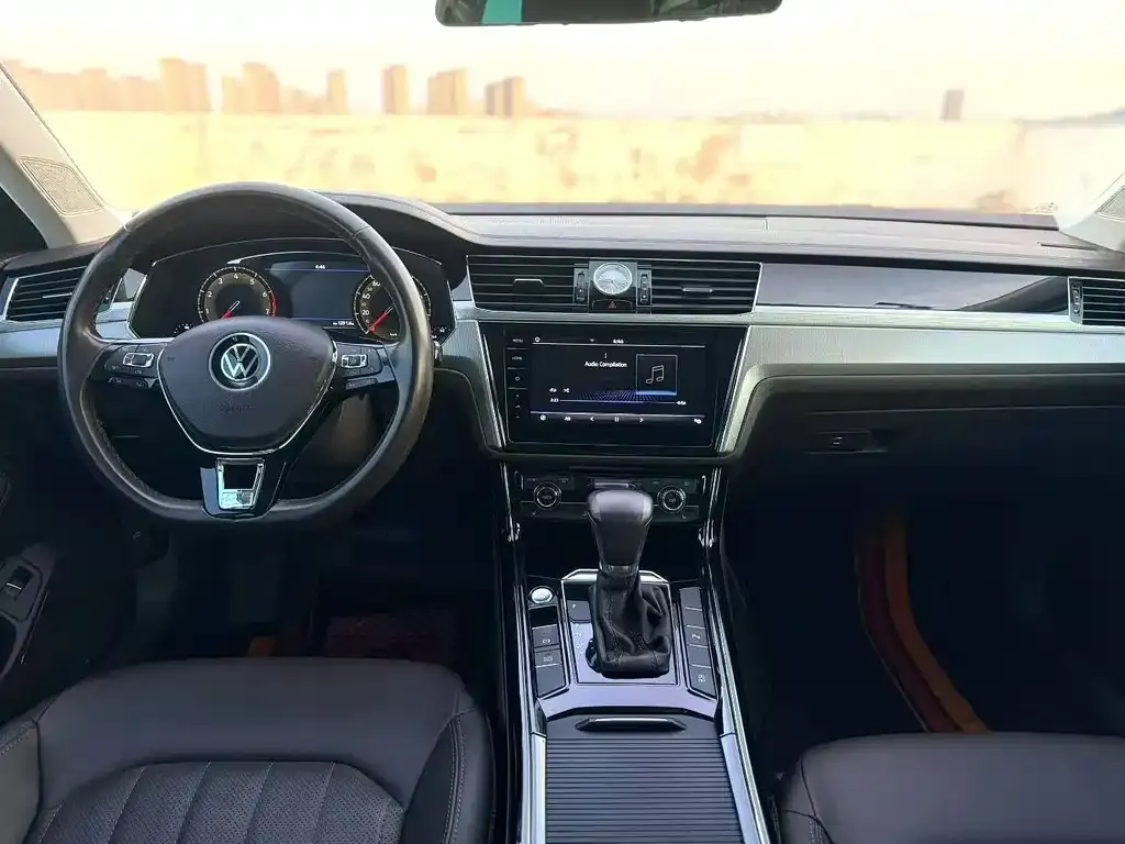 Volkswagen CC 2023 из CN, фото 2