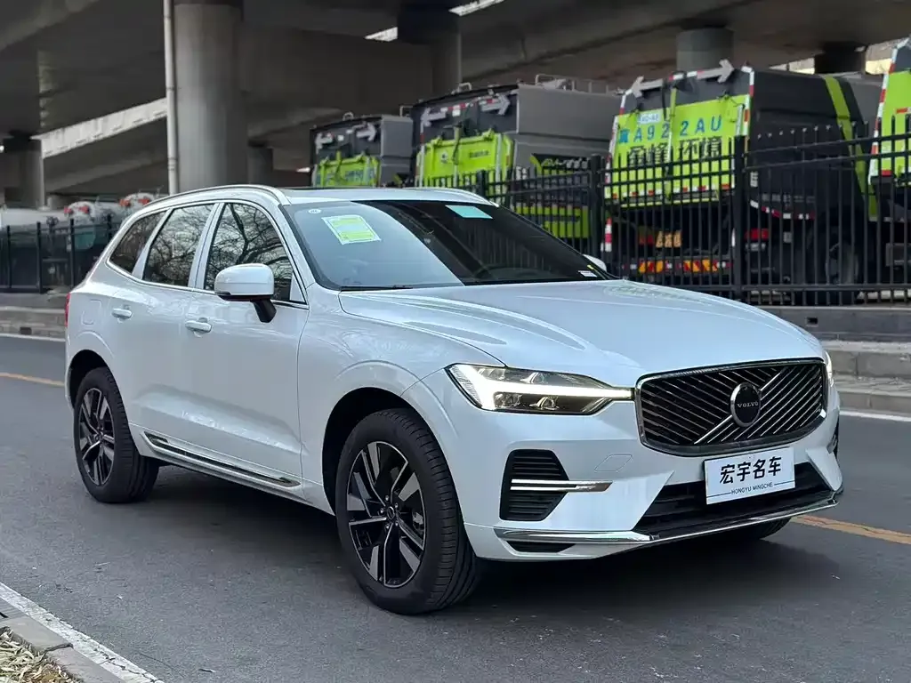Volvo XC60 — фото 9