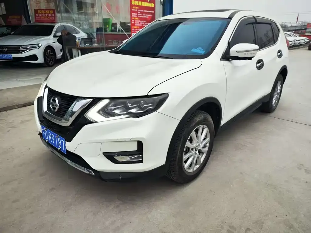 Nissan X-Trail — фото 1