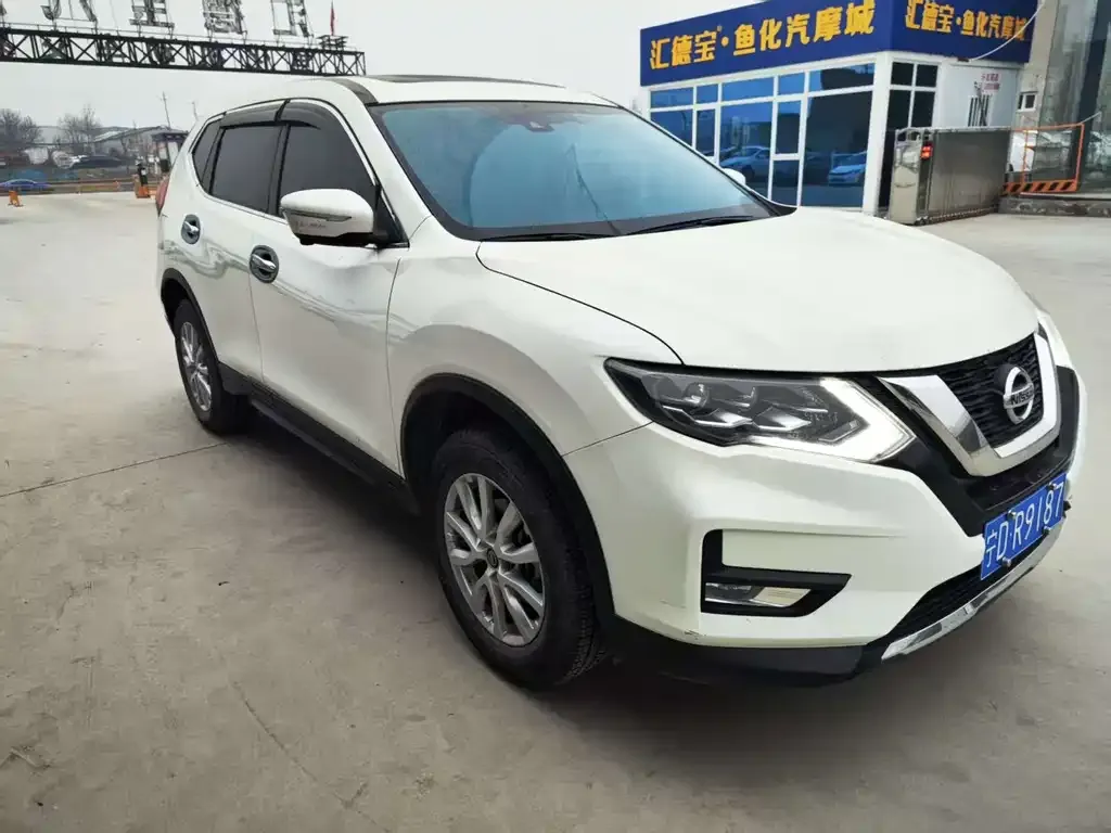 Nissan X-Trail — фото 8