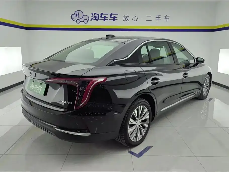 Hongqi E-QM5 — фото 8