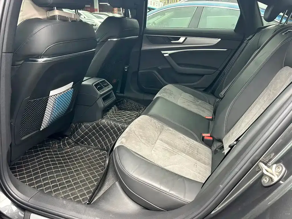Audi A6L 2022 из CN, фото 9