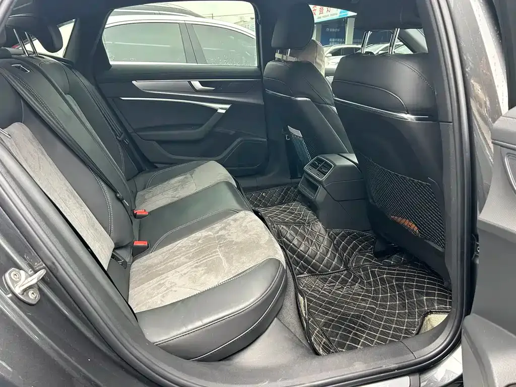 Audi A6L 2022 из CN, фото 5