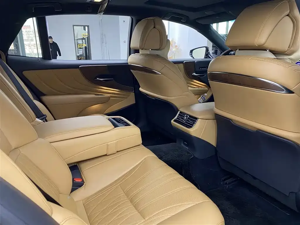 Lexus LS 2021 из CN, фото 4